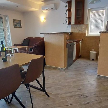 Adriatic - Apartment With Jacuzzi Sobra Exterior foto