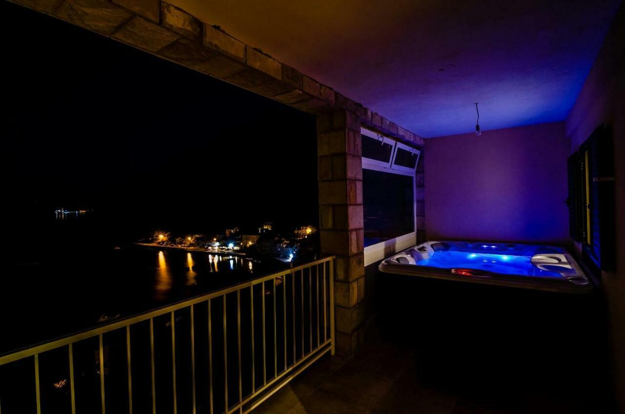 Adriatic - Apartment With Jacuzzi Sobra Exterior foto
